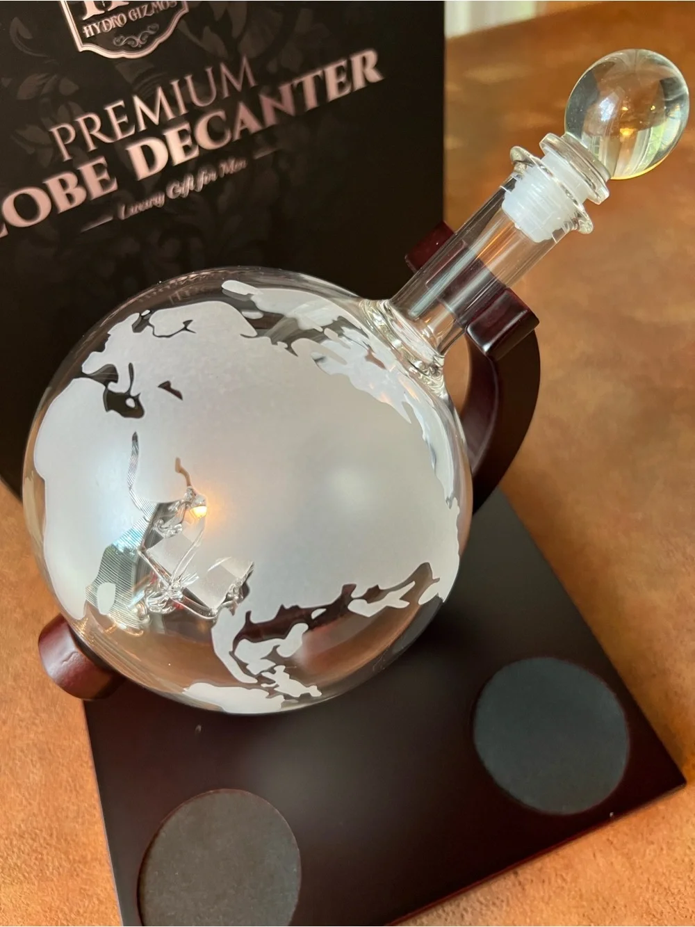 Hydro Gizmos Globe Etched Glass Decanter Set w/ four Globe Tumblers Clear White
